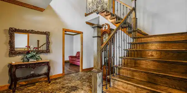 Image 3: Foyer