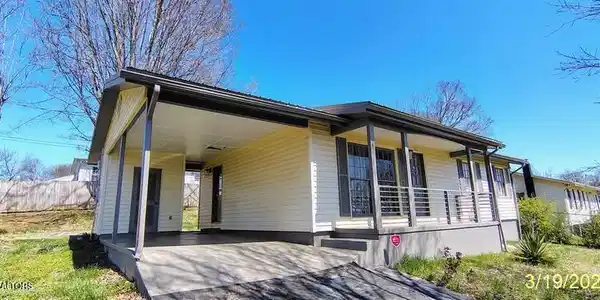 204 Riggs St
