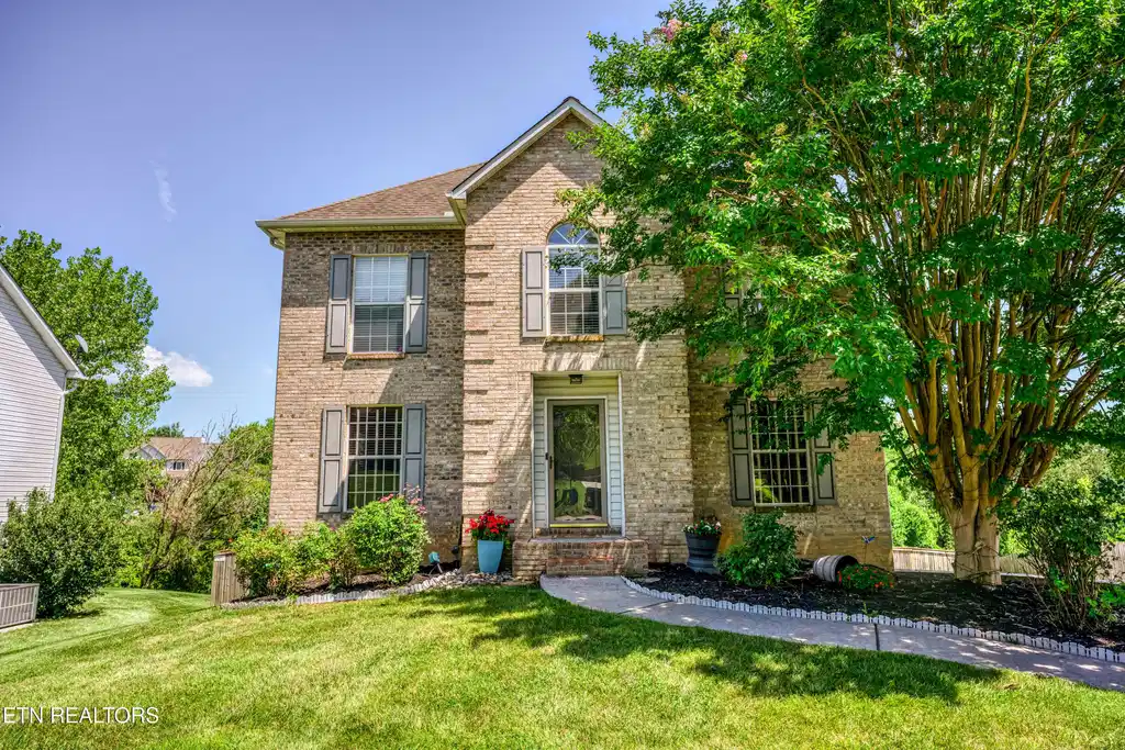 Image 1: 5626 Eagle Crest Ln-0047