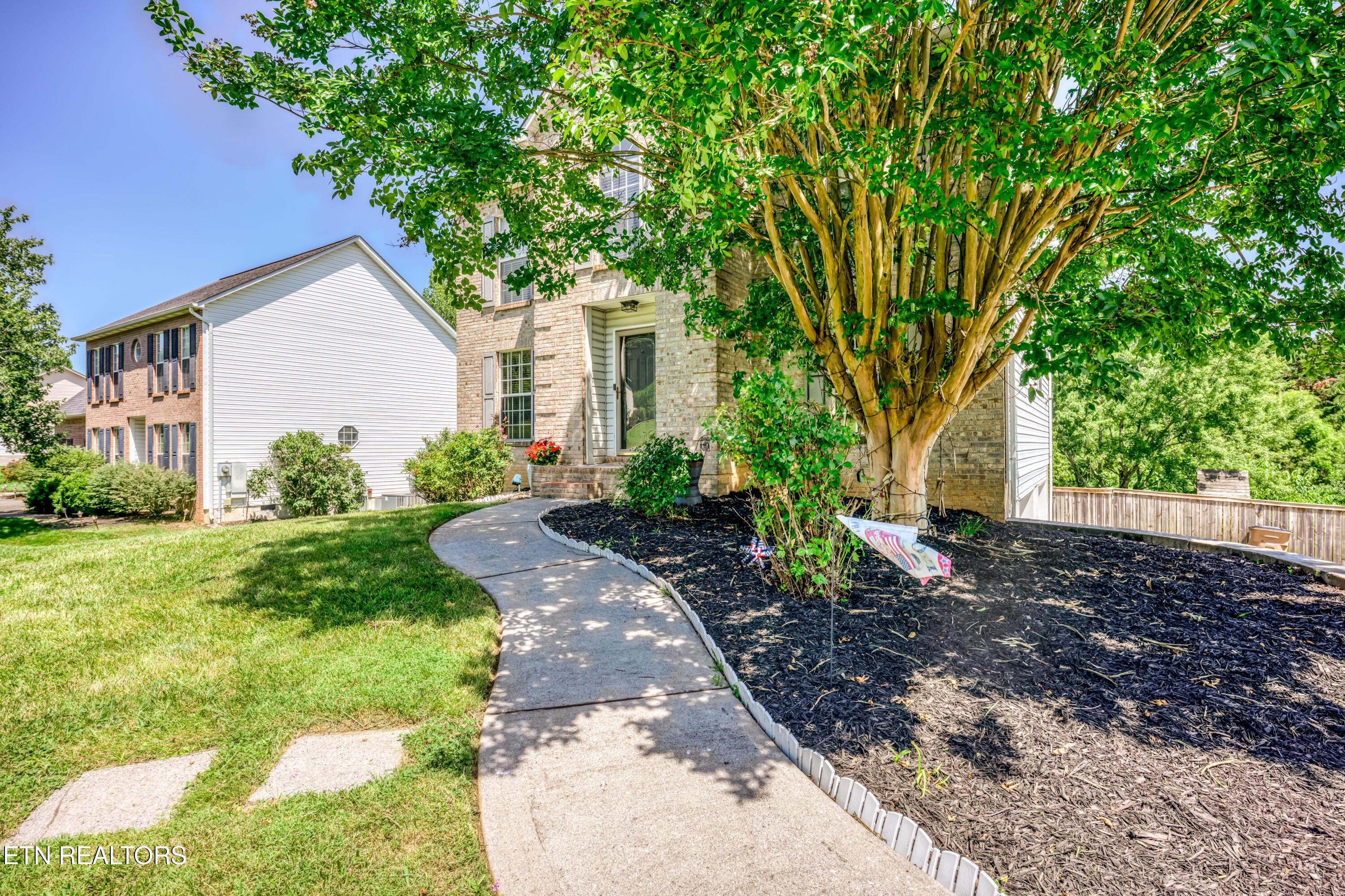 Image 2: 5626 Eagle Crest Ln-0048