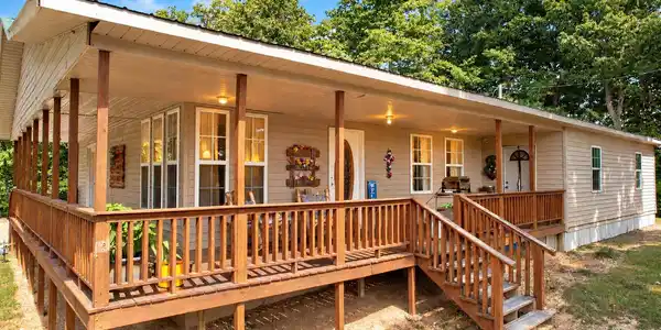 Image 2: 1153 Ditney Trail
