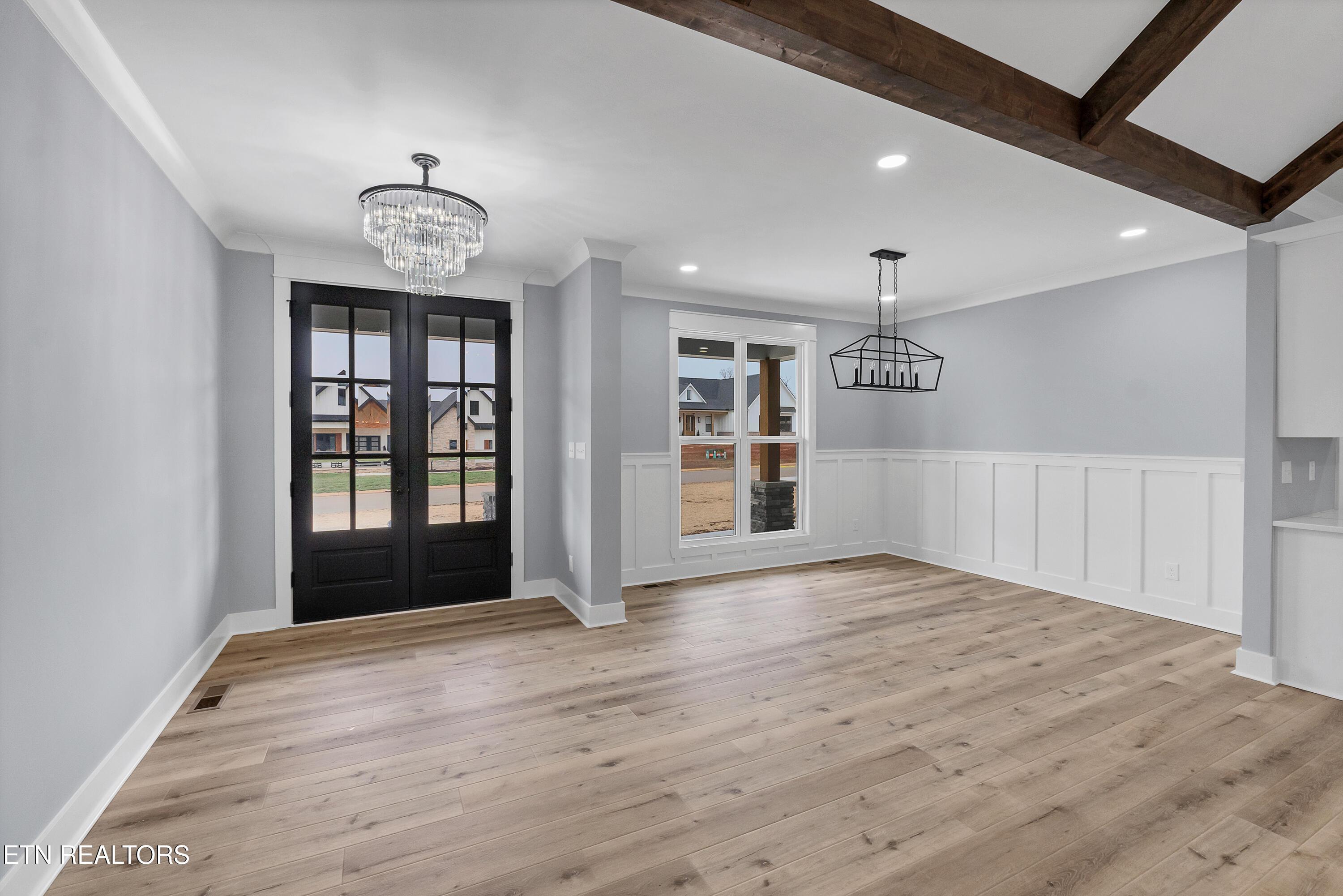 Image 4: Open dining,family room