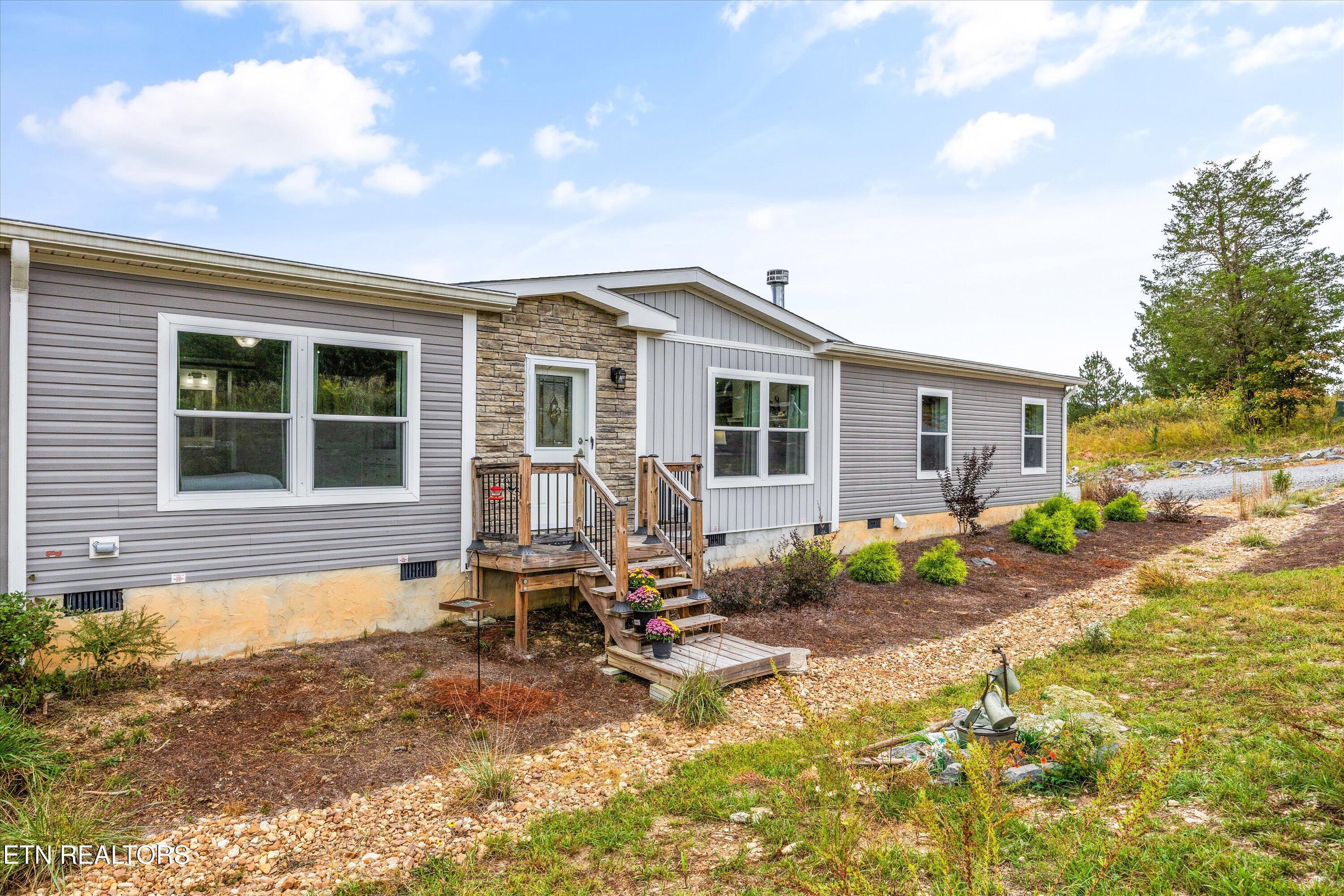 Image 4: 04-3851 Redman Ln -05