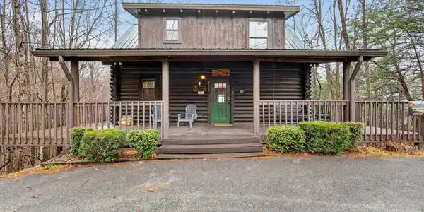 Image 3: 08_2134_Walnut_Ct_Sevierville_TN_37876_U