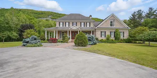 6005 Powell Valley Rd