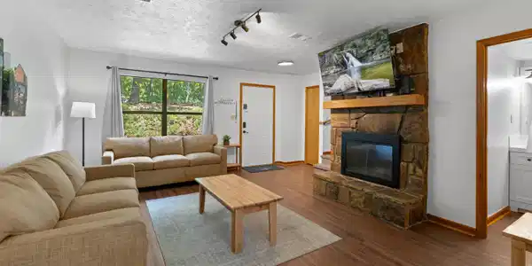Image 3: Pinecrest Townhomes - 141-02