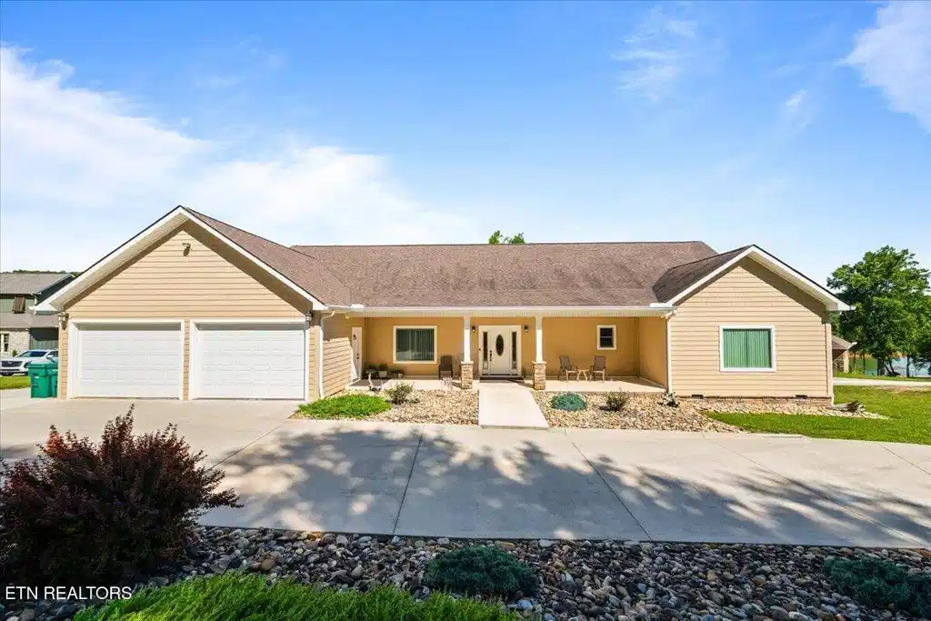 Image 1: Front of House 2