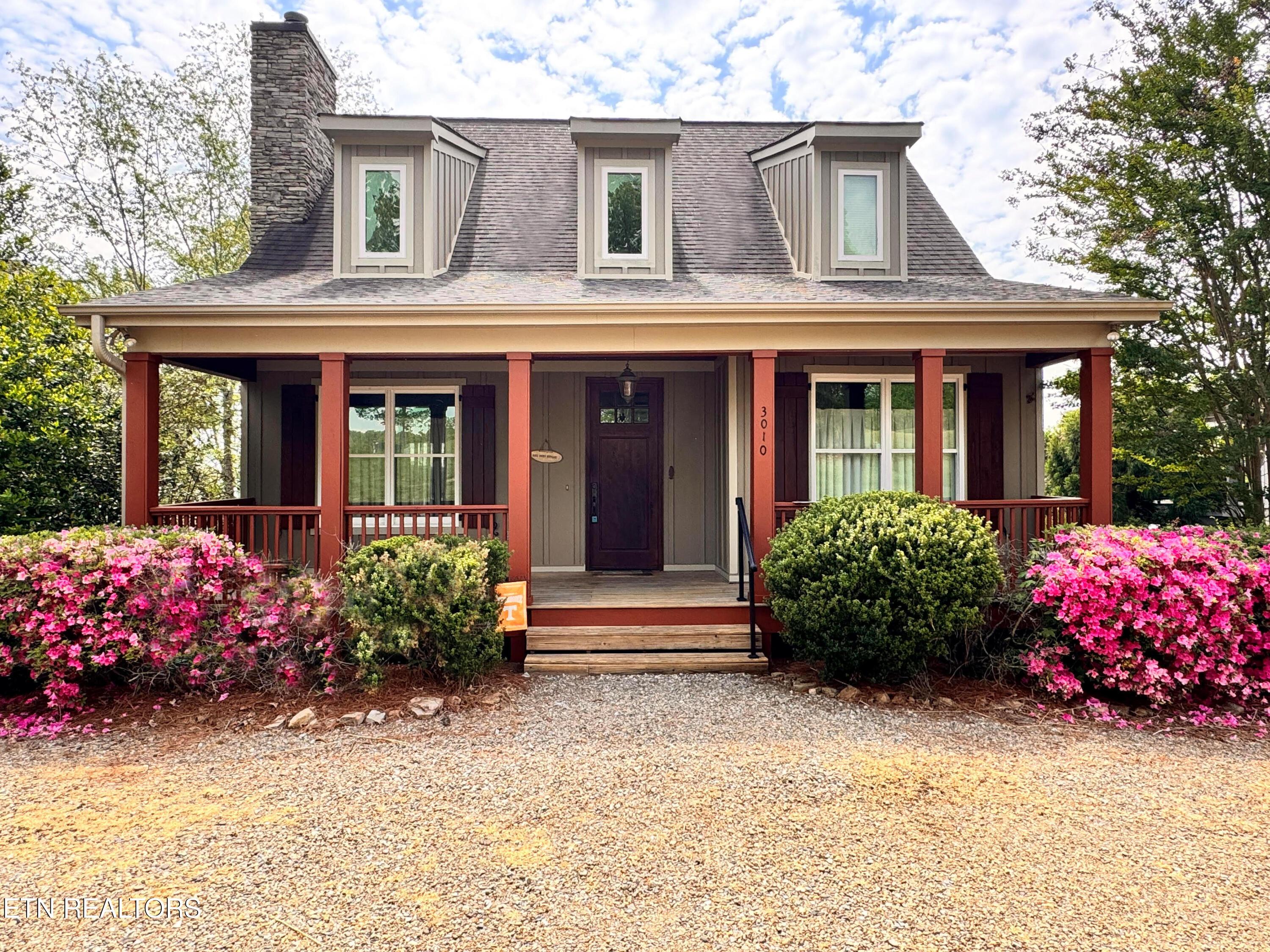 Image 2: home front