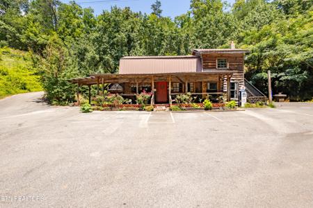 1239 Wears Valley Rd