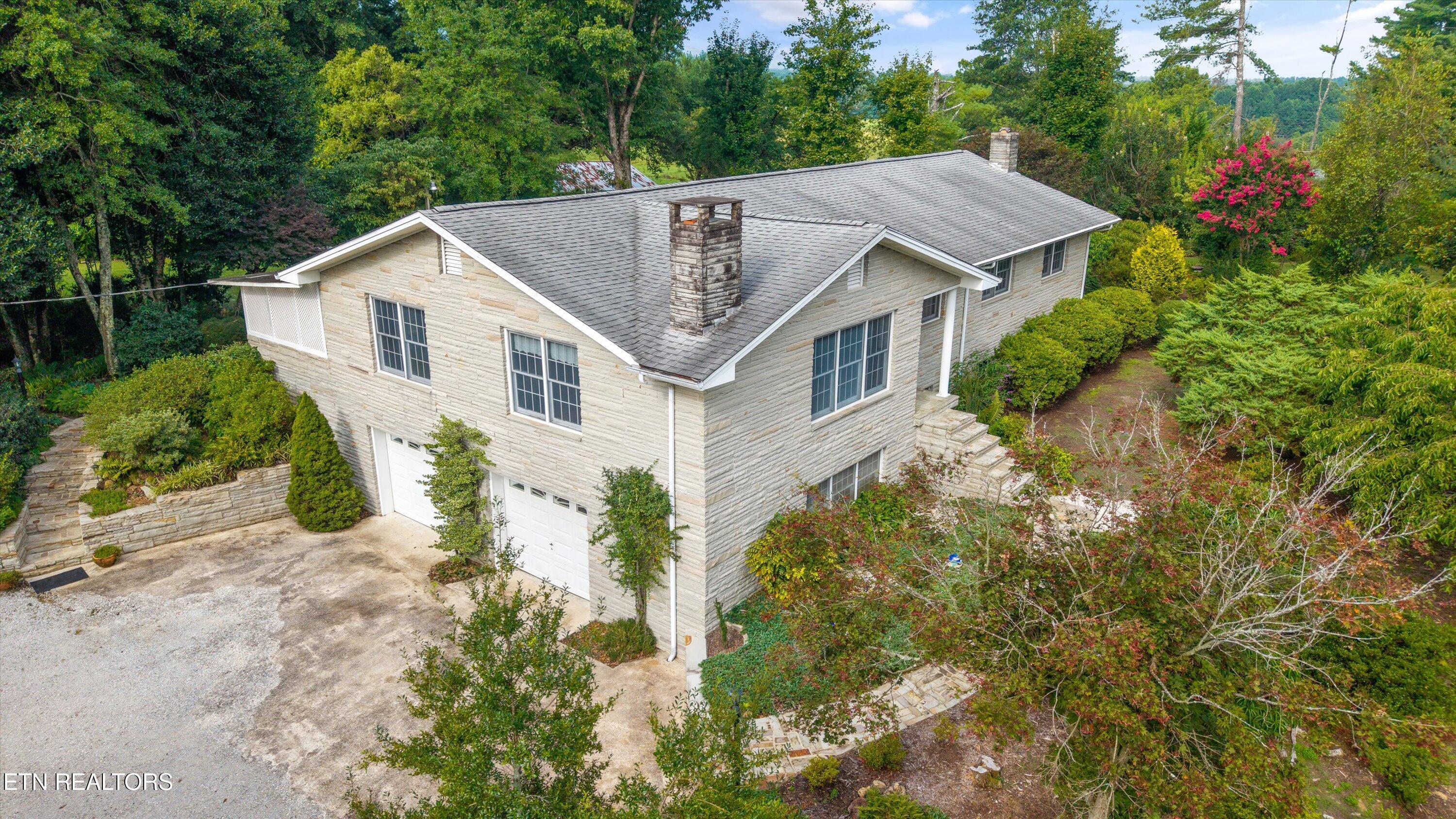 Image 1: 66-2992 Knoxville Hwy-001