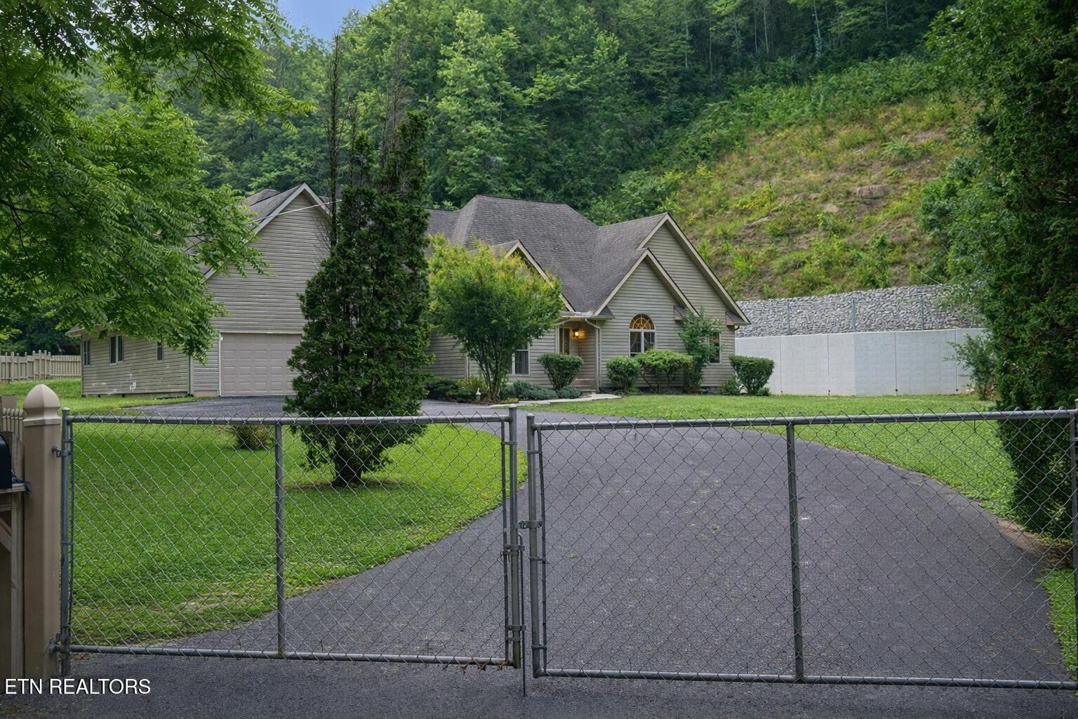 Image 3: enteratgate2026