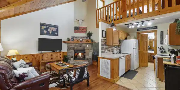 Image 4: 427 Big Bear Way