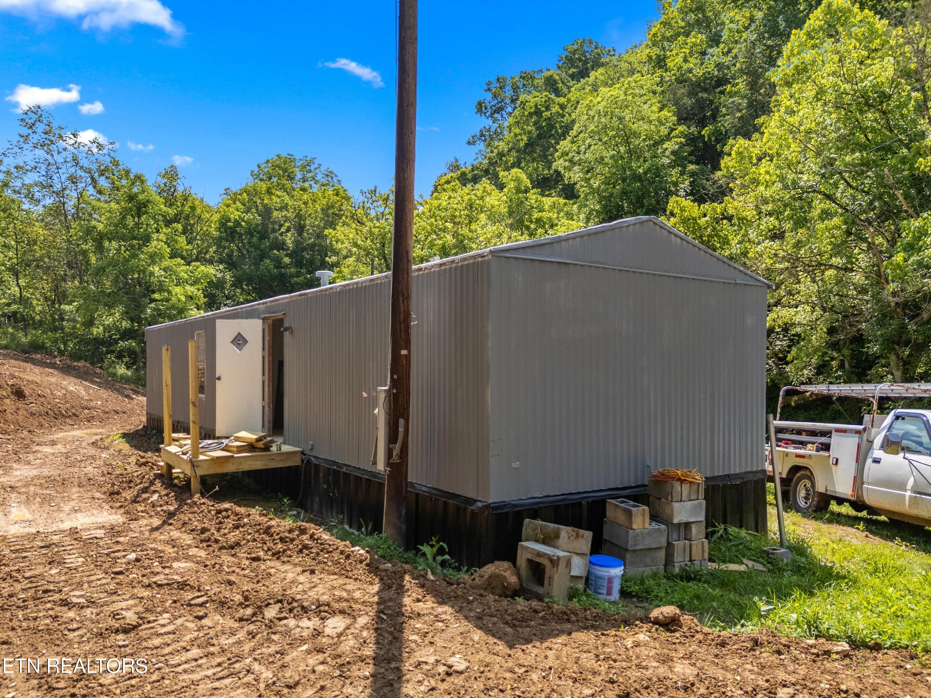 Image 3: 009-111KyleValleyRoad-TN-37731-SMALL