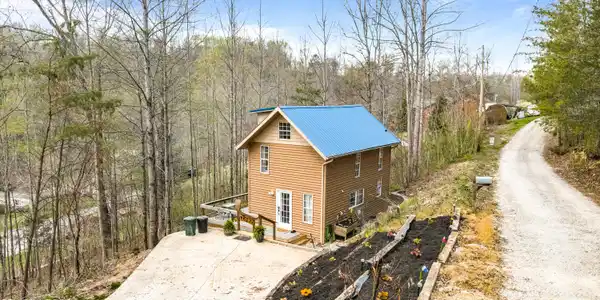 517 Easter Lane