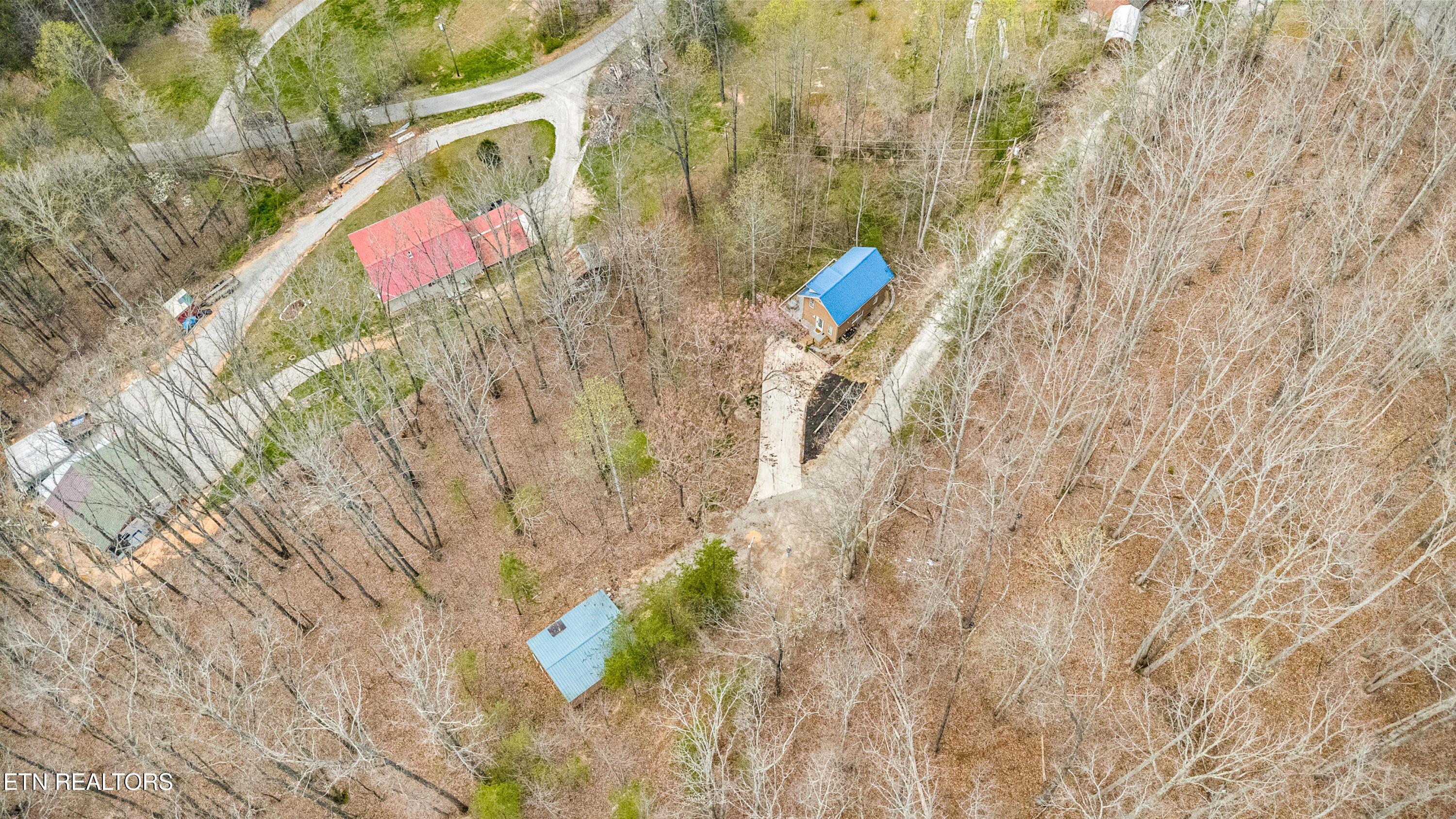 Image 3: 4-517 Easter Ln