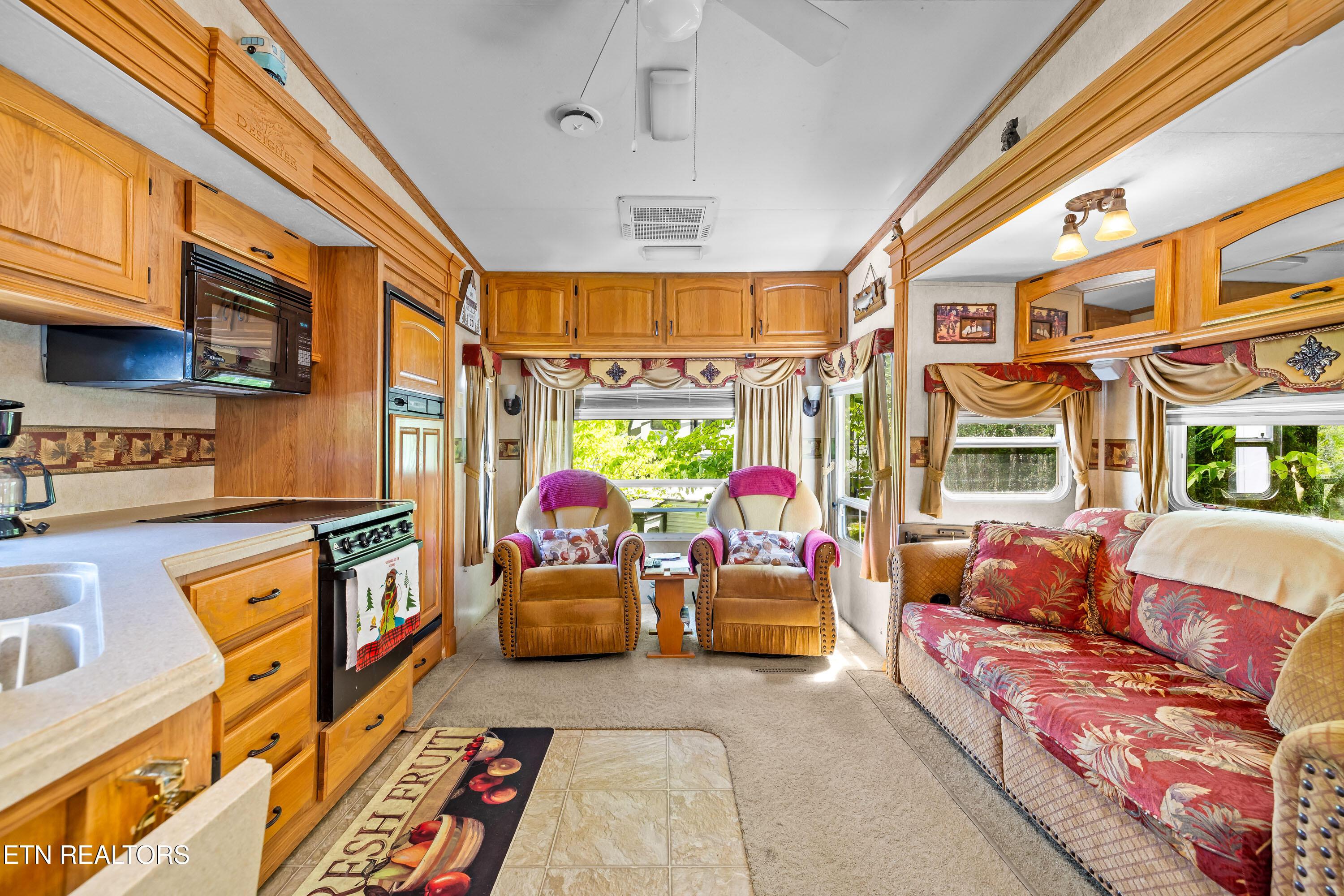 Image 3: lot51SundownResort-23