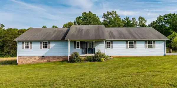1038 Reagan Valley Rd