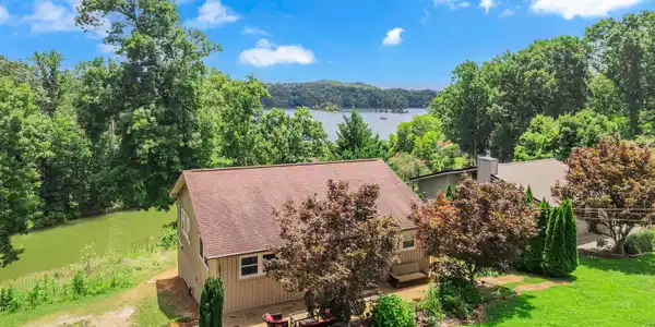 2038 Glenbrook Lane