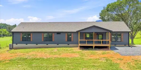 1066 English Mountain Rd