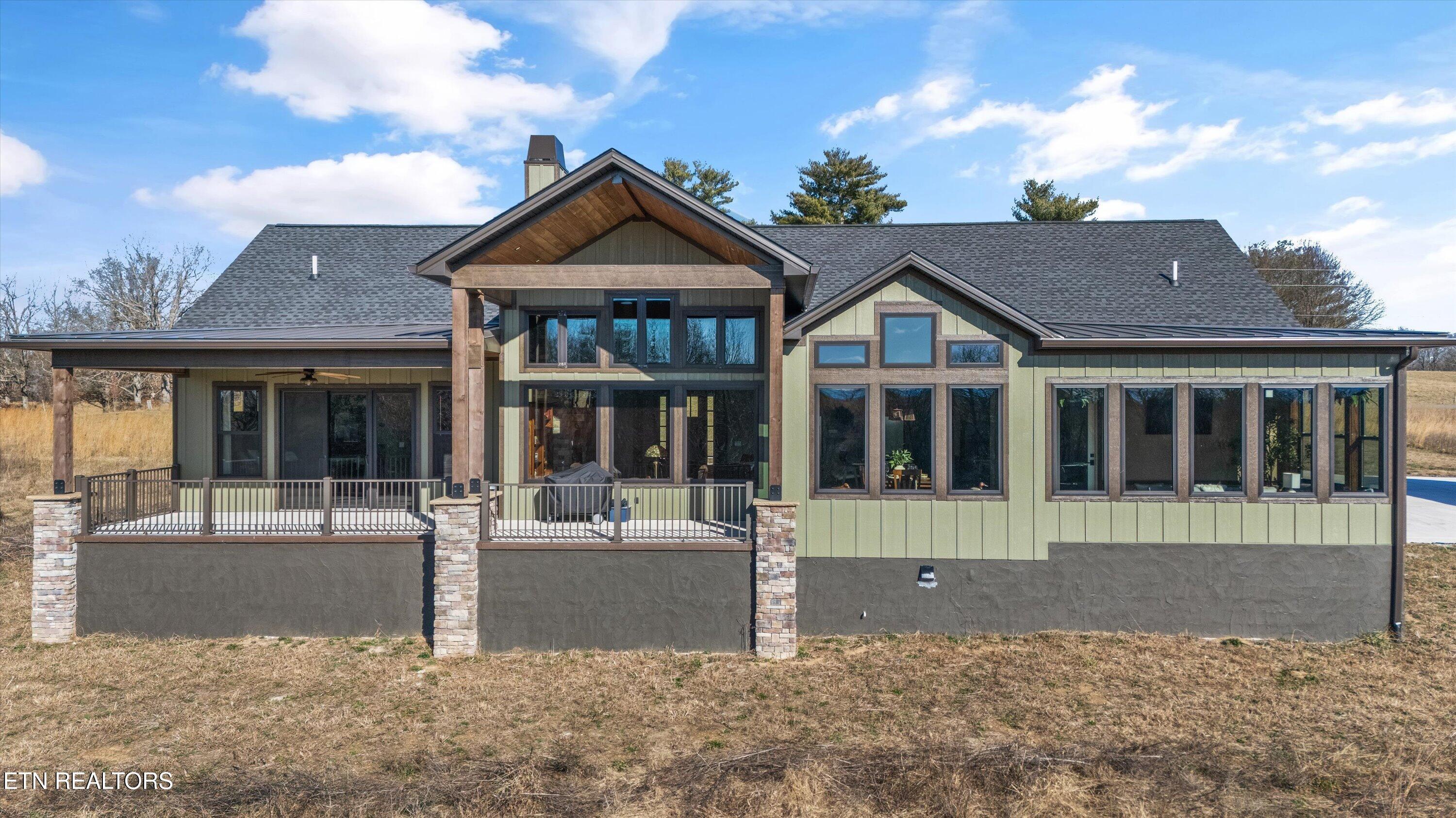 Image 3: crossville-tn-custom-luxury-estate