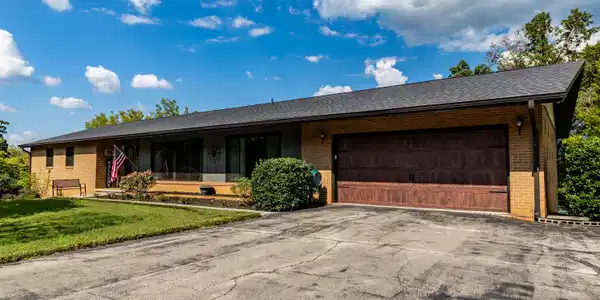 Image 3: 314MiddletonDr-2