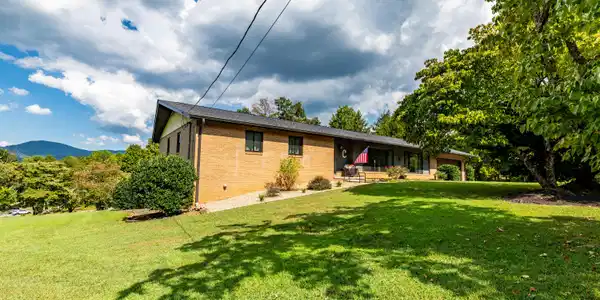Image 4: 314MiddletonDr-5