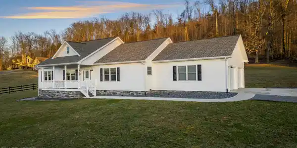 1136 Camellia Rd
