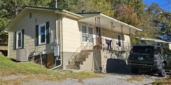 133 Balfour Lane
