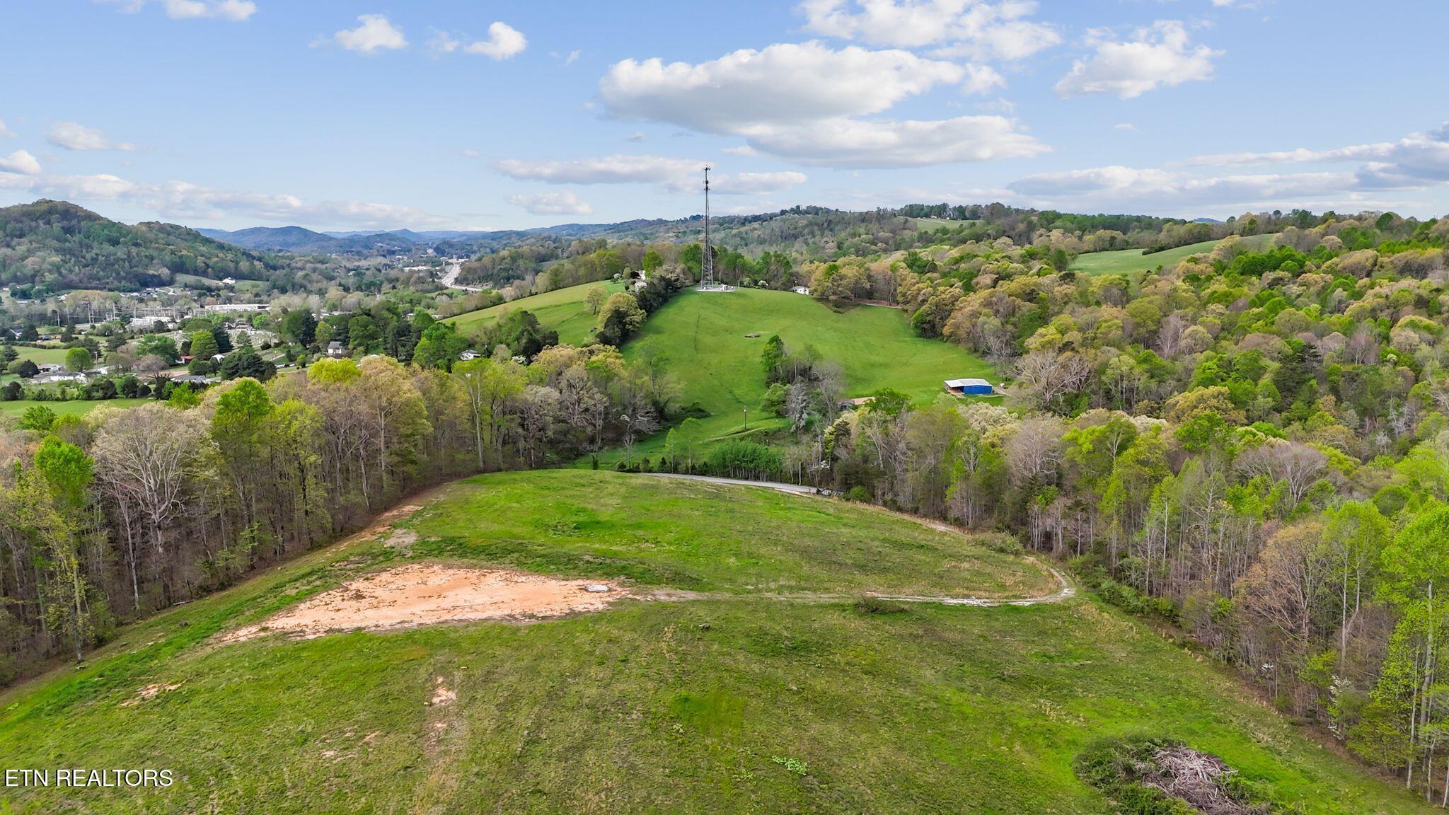 Image 3: Hillside-Mountain-Views-Maynardville