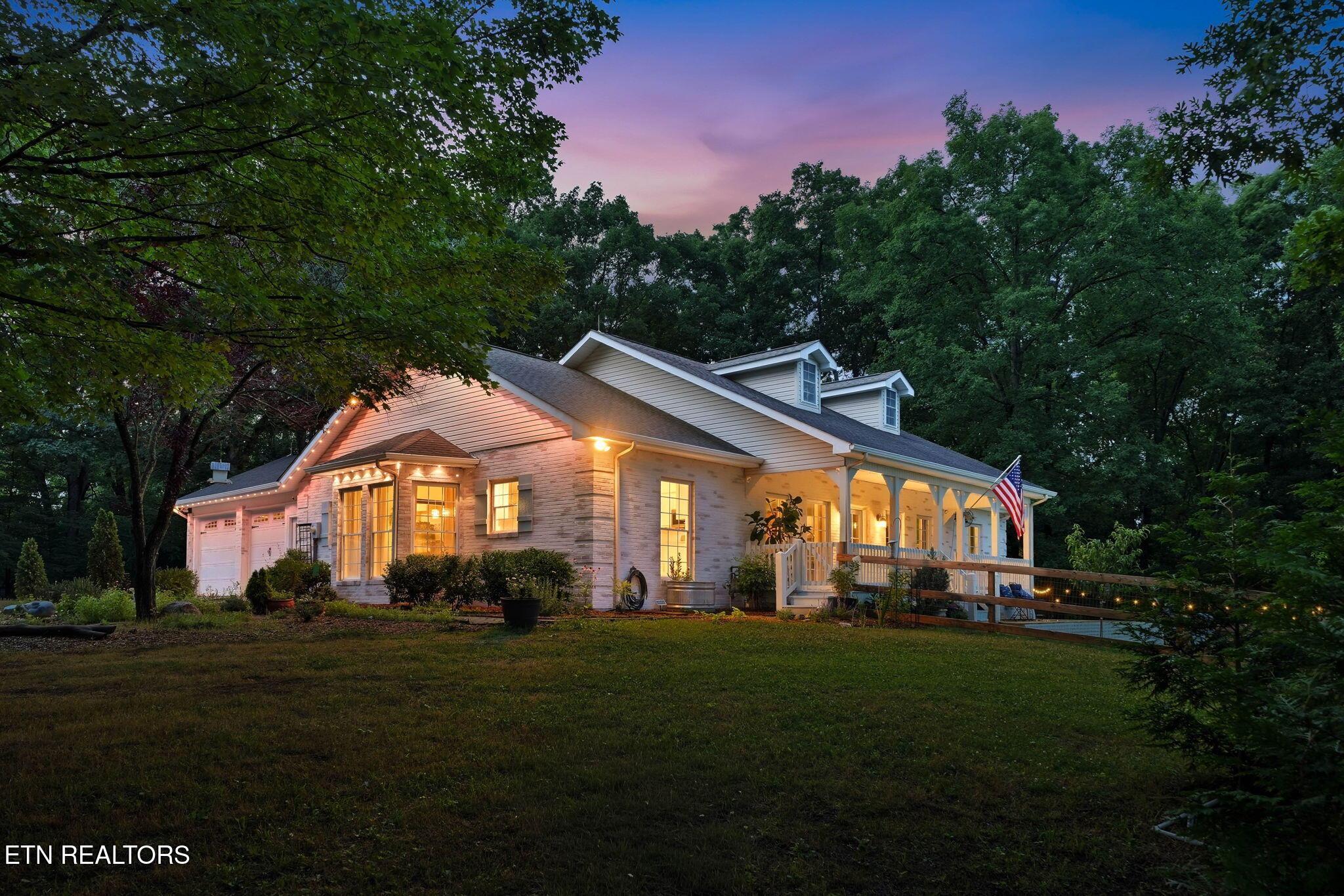 Image 1: 116-web-or-mls-664 Armstrong Drive Twili