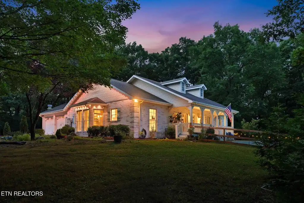 Image 1: 116-web-or-mls-664 Armstrong Drive Twili