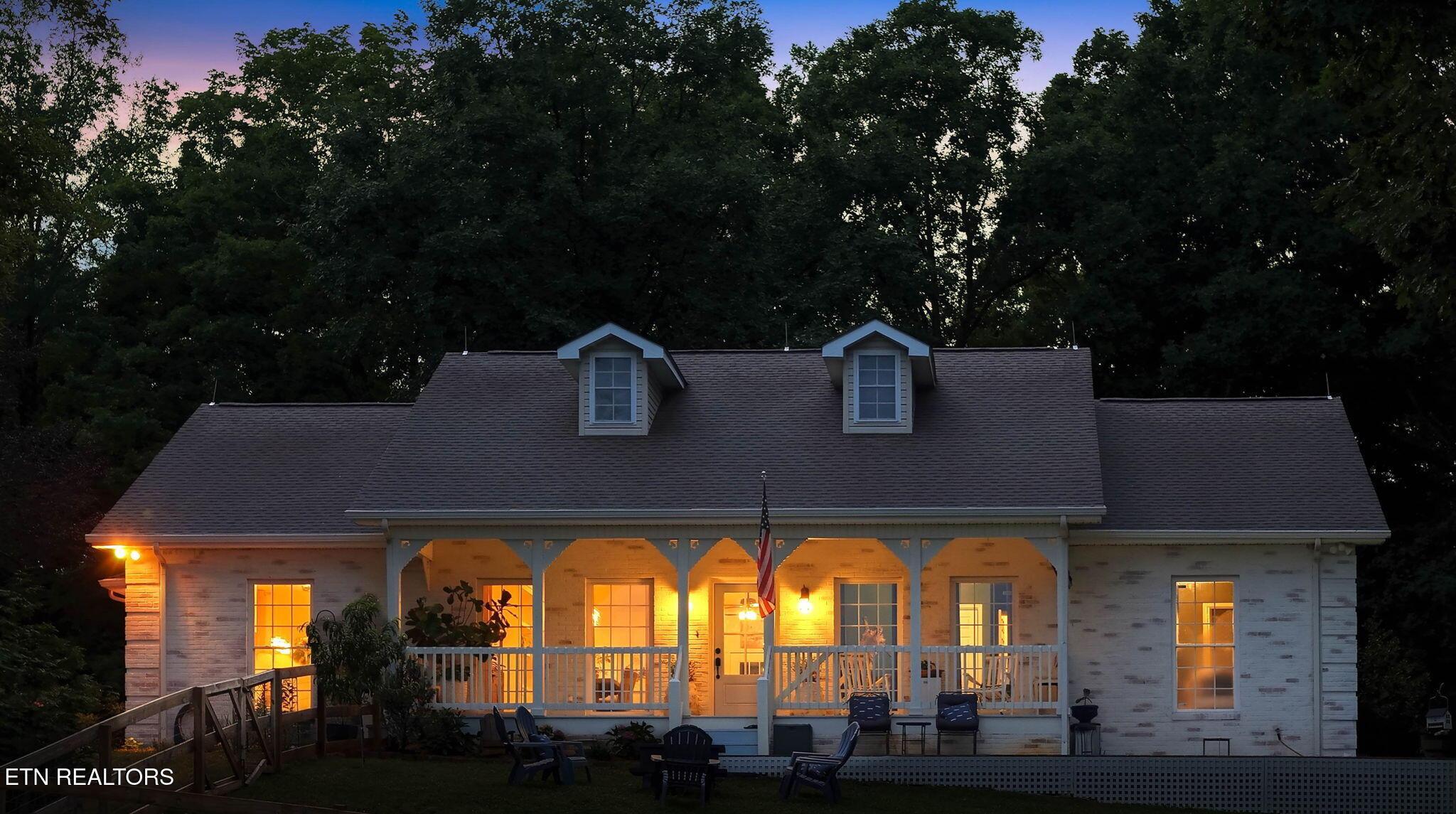 Image 3: 114-web-or-mls-664 Armstrong Drive Twili