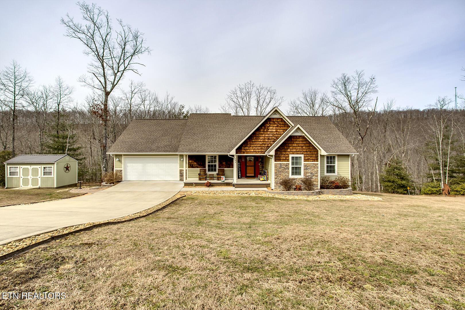 Image 1: 01_GreenRidgeTrail_984_Front