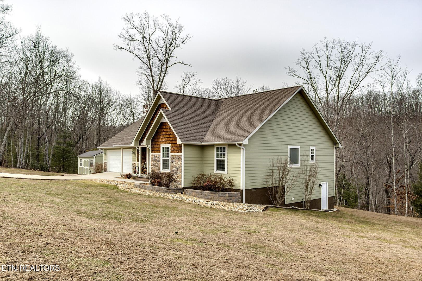 Image 2: 02_GreenRidgeTrail_984_FrontRight