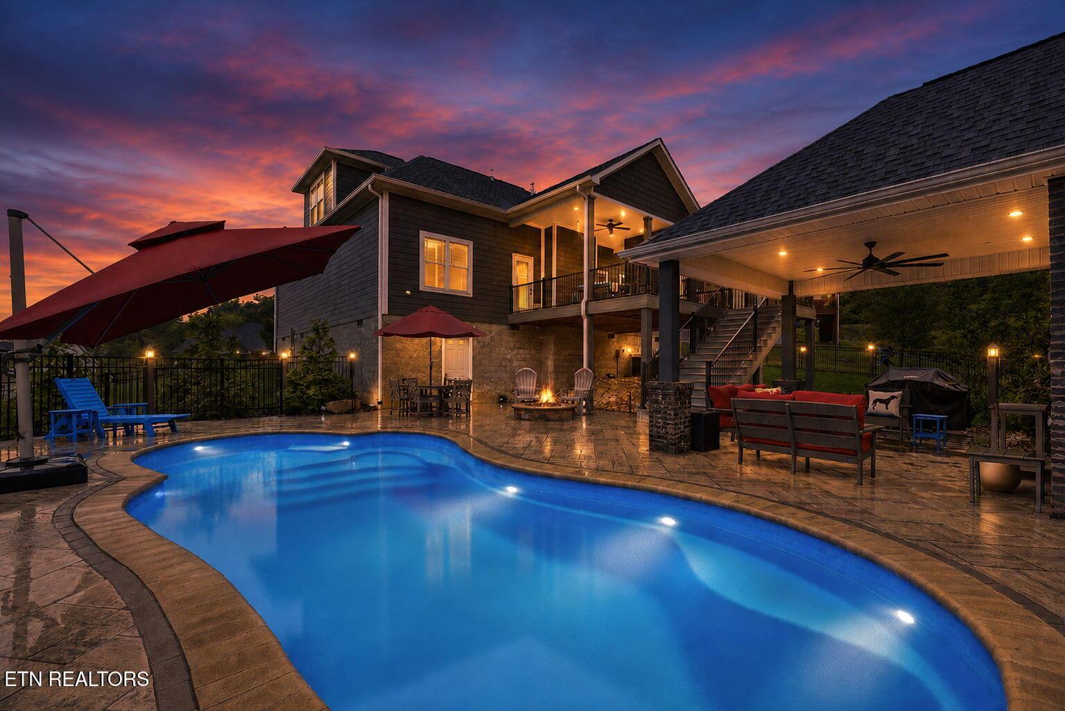 Image 3: outdoortwighlight