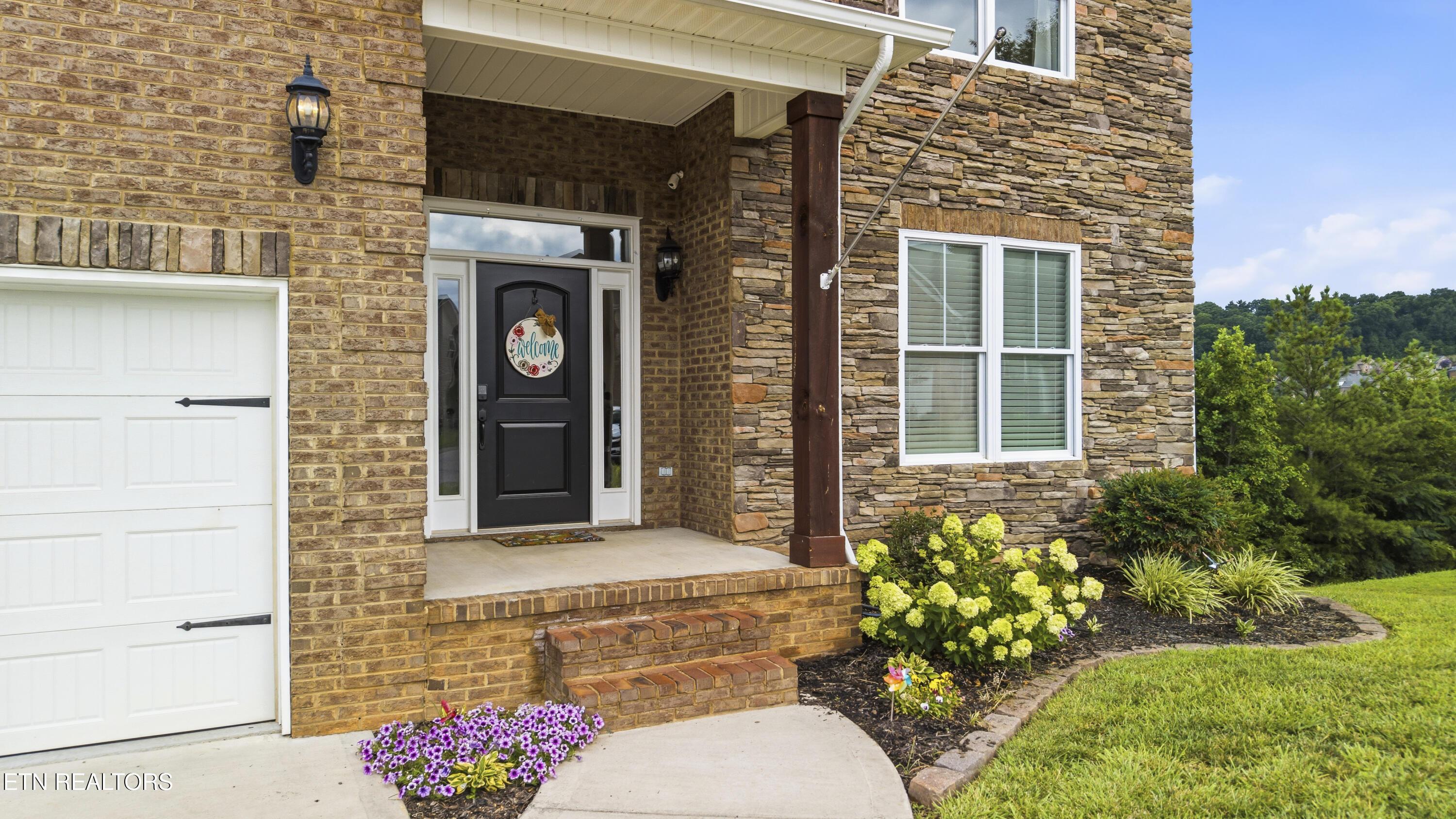 Image 3: Covered front porch