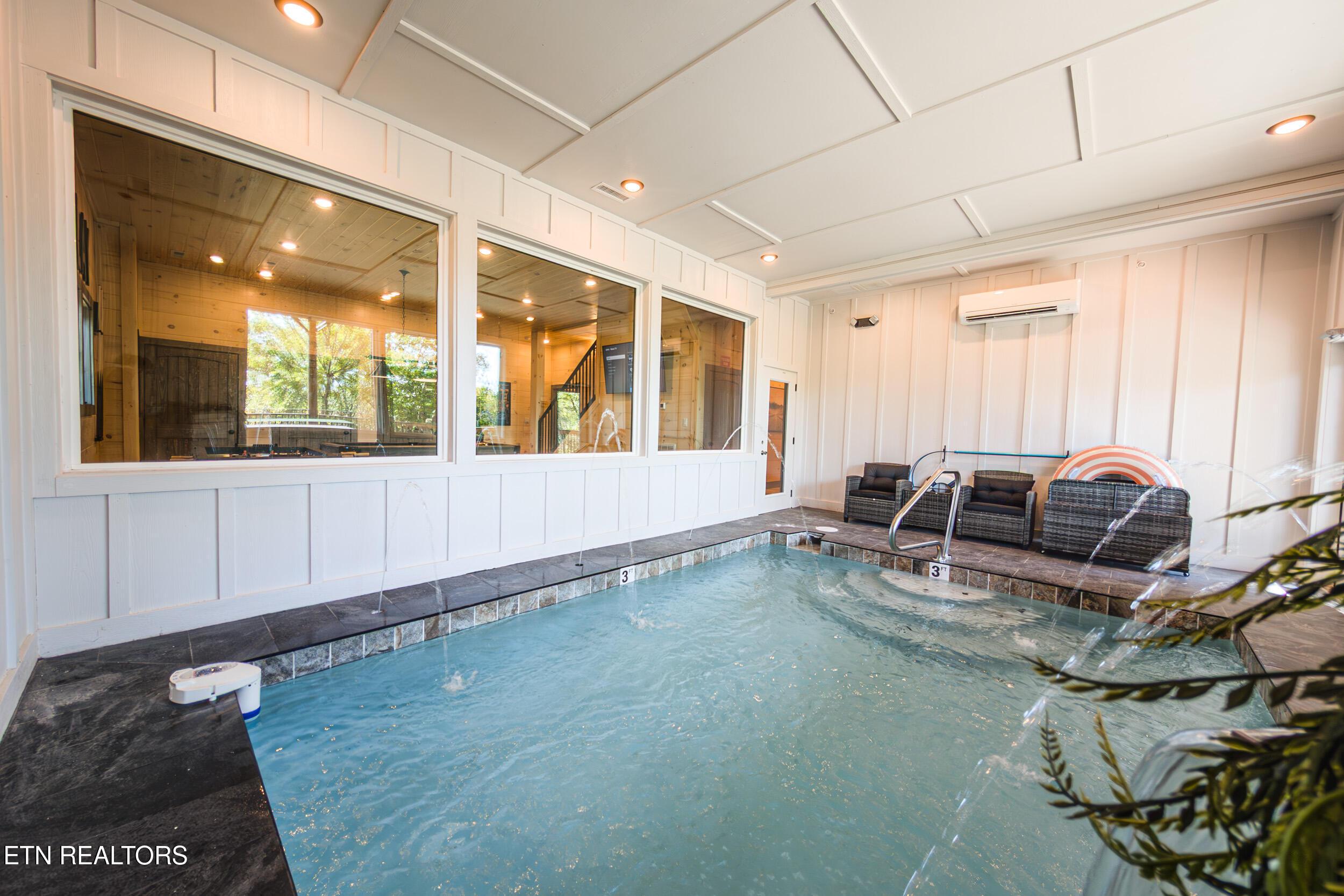 Image 3: PXL_20241009_195124858.RAW-02.ORIGINAL-E