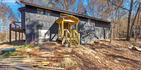3831 Dollys Drive