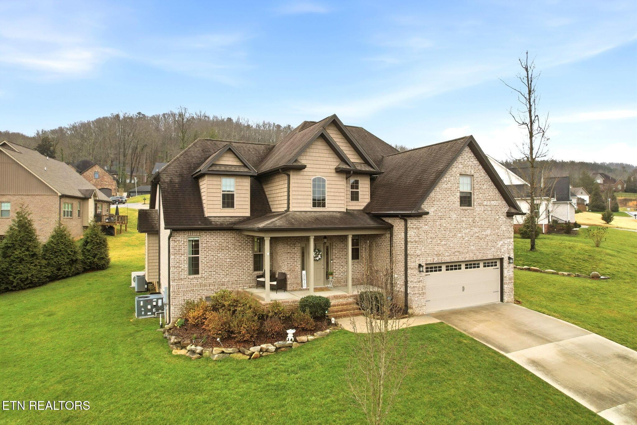 Image 2: 2-web-or-mls-8c5bbc05-216c-4821-ad1e-b38