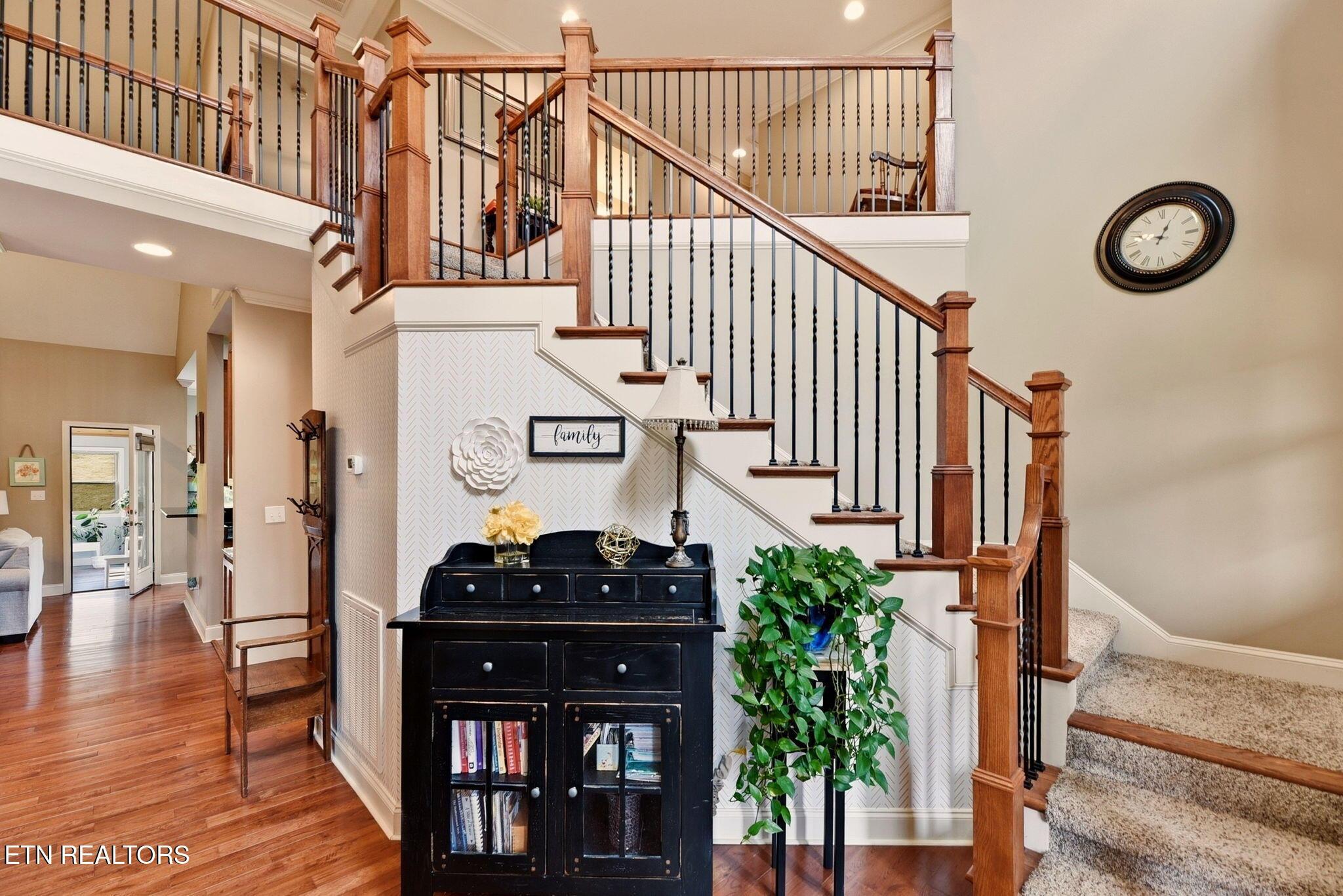 Image 4: 4-web-or-mls-CrlVw106 (2)