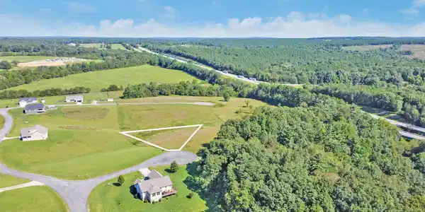 Image 2: 2