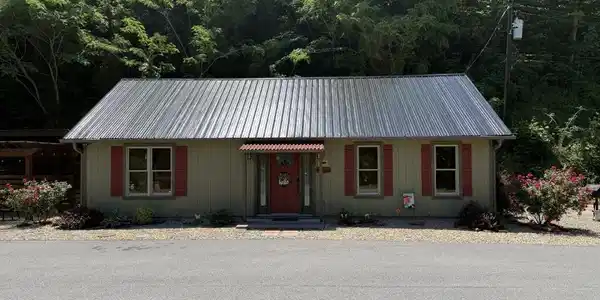 840 Sleepy Hollow Rd