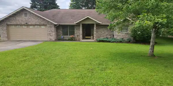 760 Gates Lane