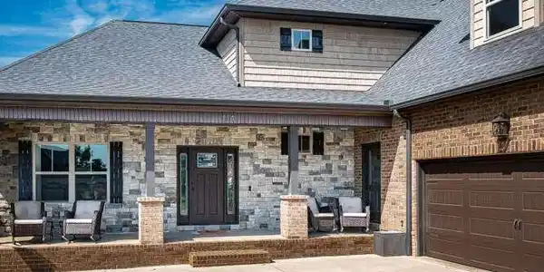 Image 4: Covered Front Porch
