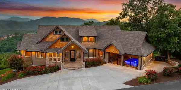 3222 Laurel Cove Tr