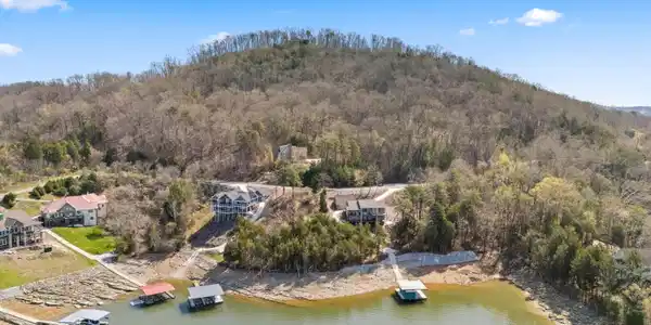 Image 4: Aerial from lake