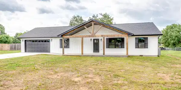 200 Farris Circle