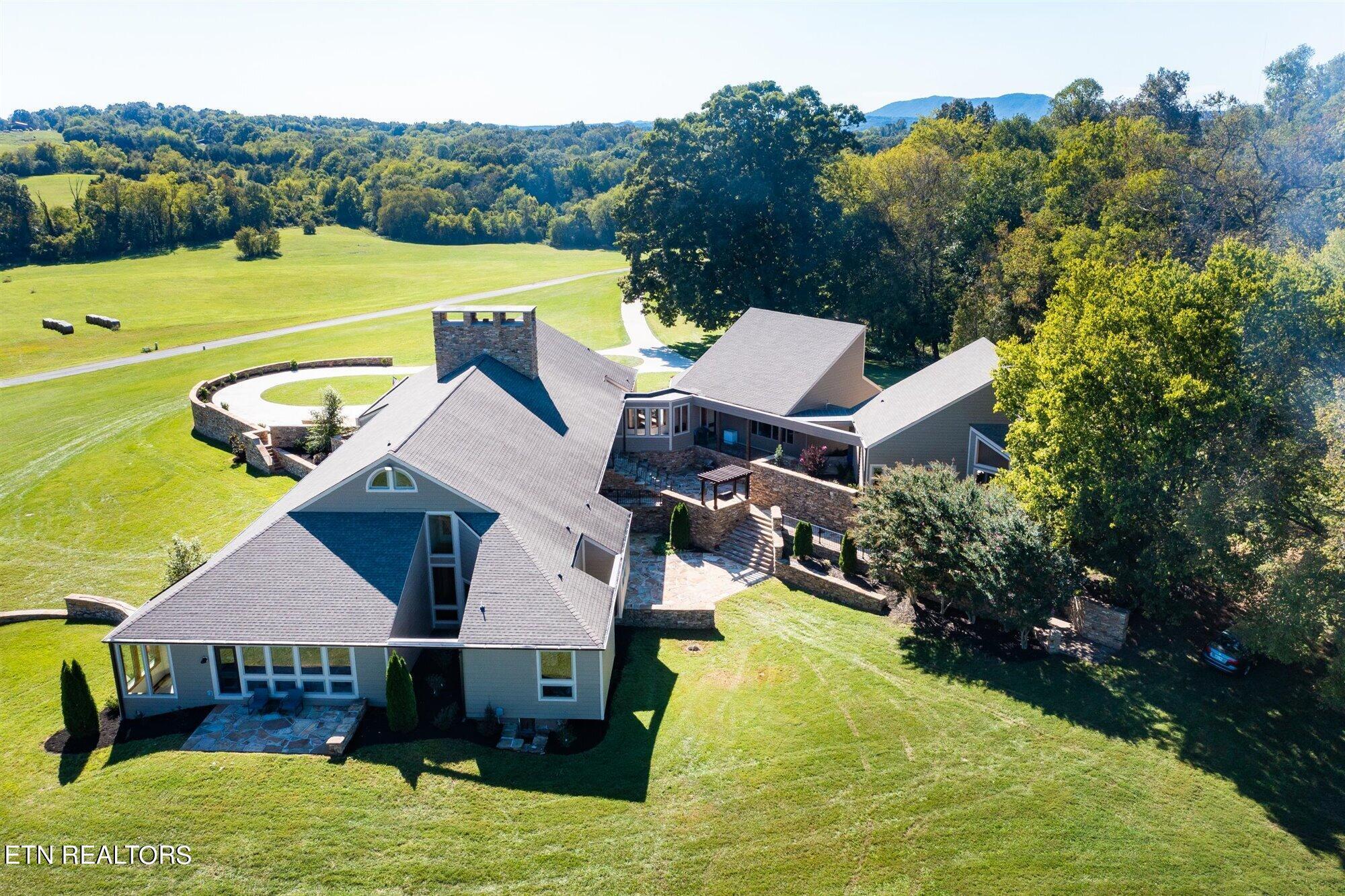 Image 3: 32-651-Cliff-Top-Rd-Blaine-TN-32