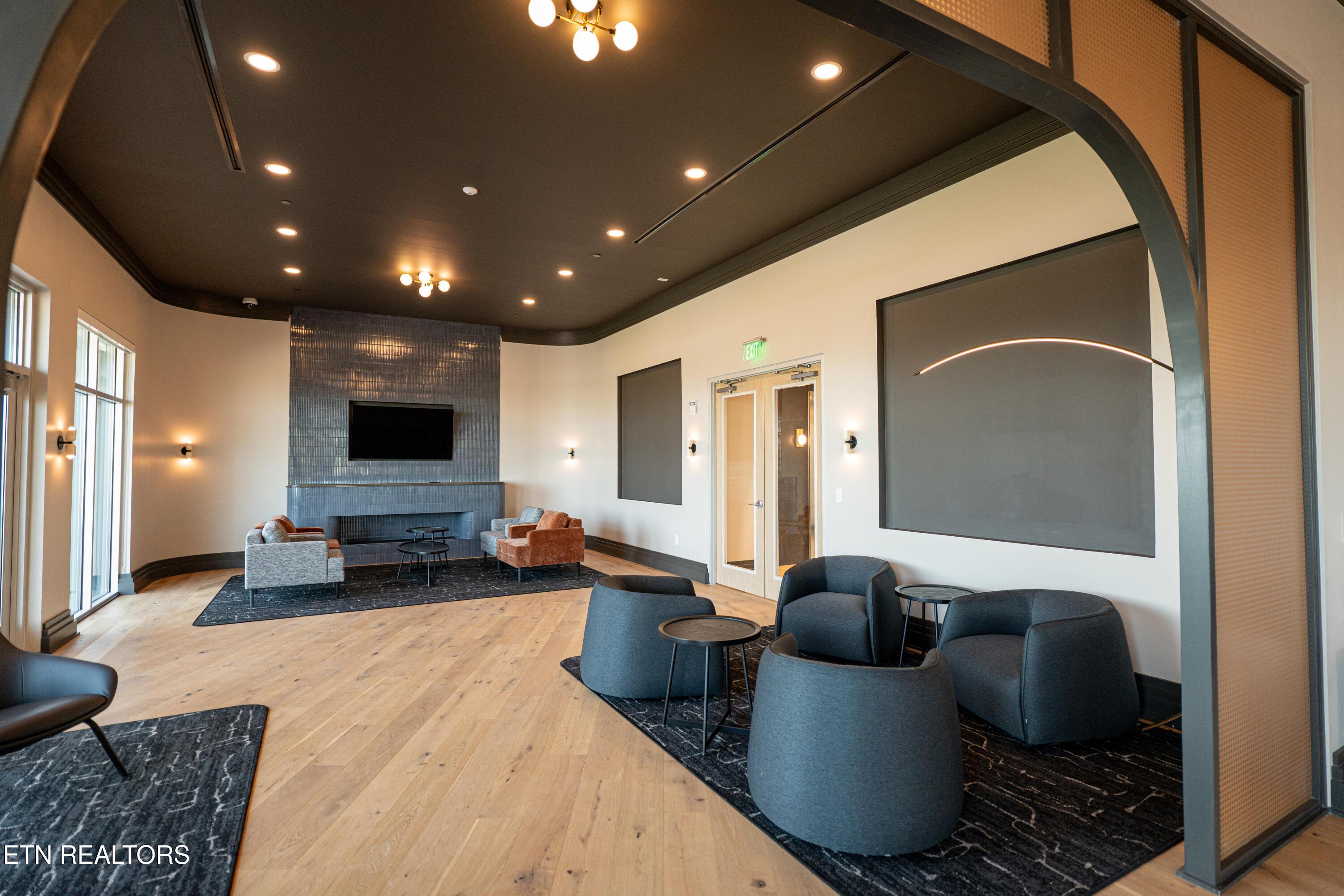 Image 4: Amenity Level