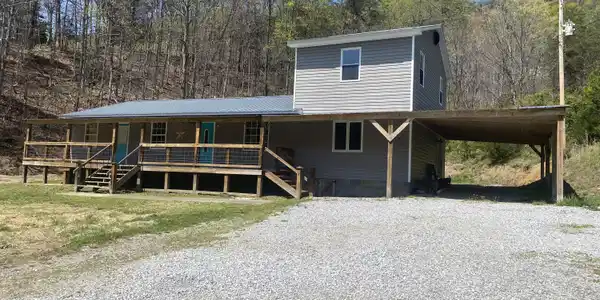 6716 War Creek Rd